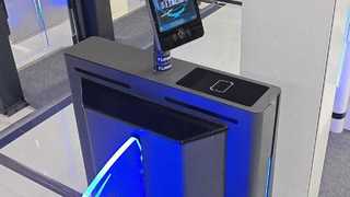 Взгляд поближе: автоматические инфракрасные ворота с откидным барьером и защитой от защемления из алюминиевого сплава LA2218